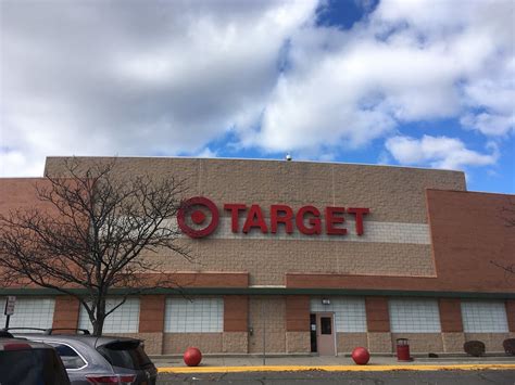 Reston target - RESTON, VA -- Police arrested a woman who tried to leave a Reston Target with nearly $700 worth of merchandise she did not pay for late last week. Police say 47-year-old Melissa Tochterman of ...